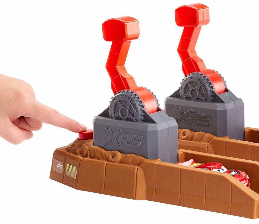 CARS XRS MUD SET DE JOACA PROVOCAREA DE PE PISTA