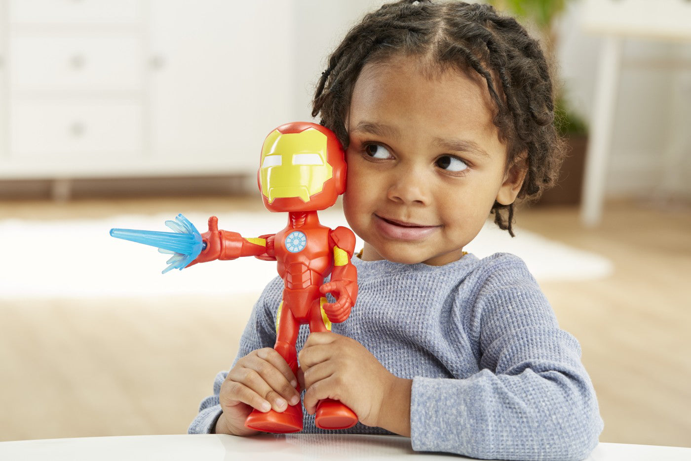 SPIDEY PRIETENII EXTRAORDINARI FIGURINA IRON MAN SUPRADIMENSIONATA 22.8CM