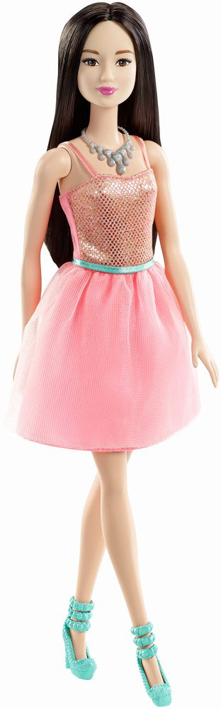 PAPUSA BARBIE TINUTE STRALUCITOARE BRUNETA CU ROCHITA ROZ
