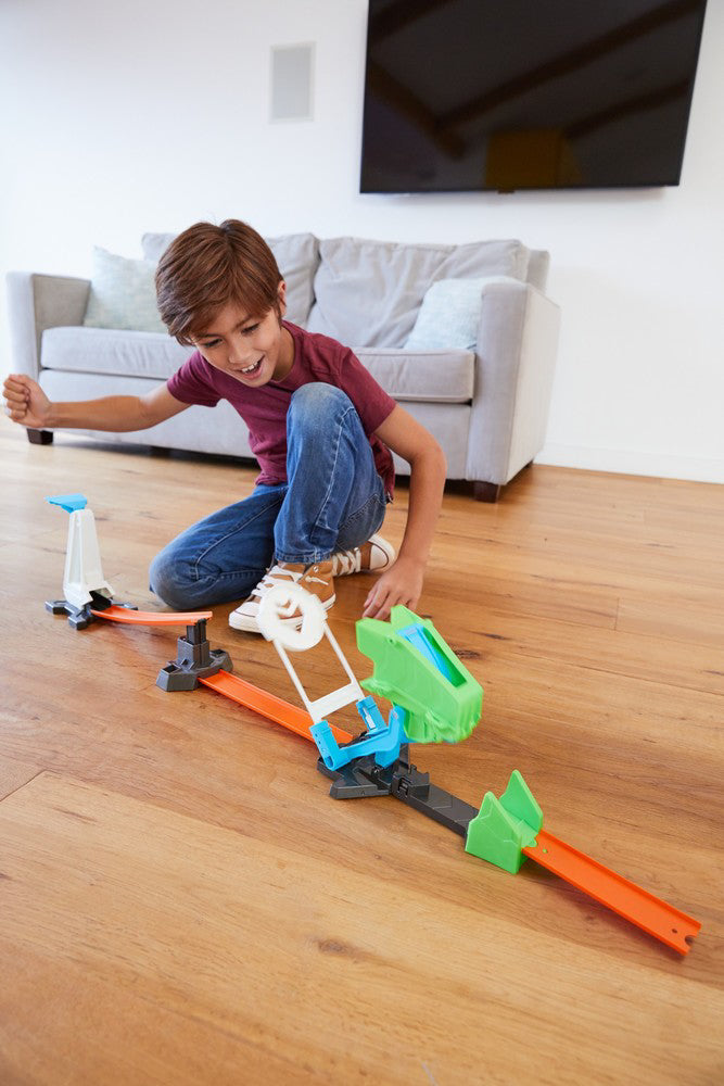 PISTA DE CONSTRUIT PENTRU LANSARE CU MASINA HOT WHEELS