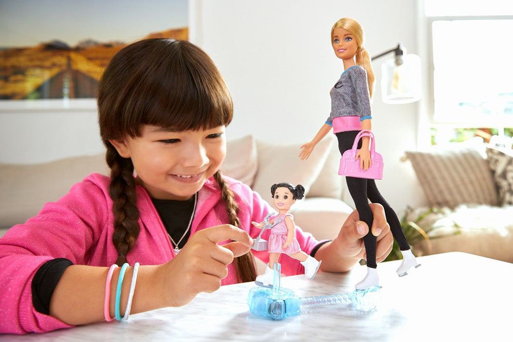 PAPUSA BARBIE CARIERA IN SPORT ANTRENOARE DE PATINAJ