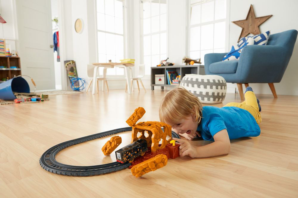 THOMAS SET DE JOACA TUNELUL