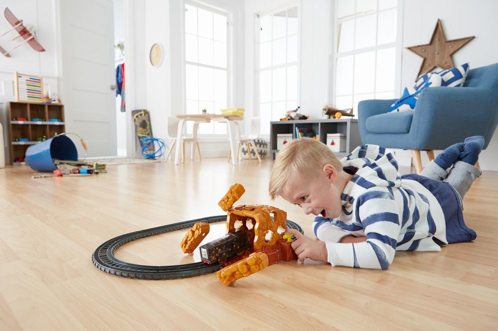 THOMAS SET DE JOACA TUNELUL