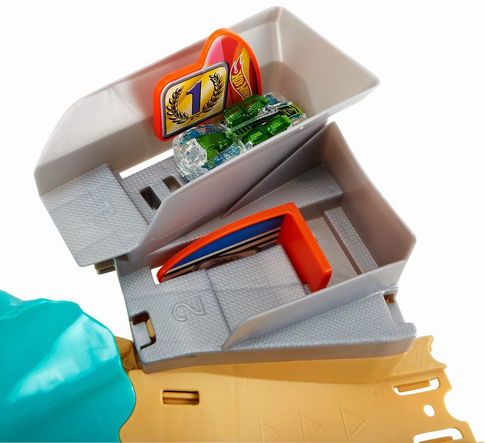 SET DE JOACA BATALIA RECHINULUI HOT WHEELS