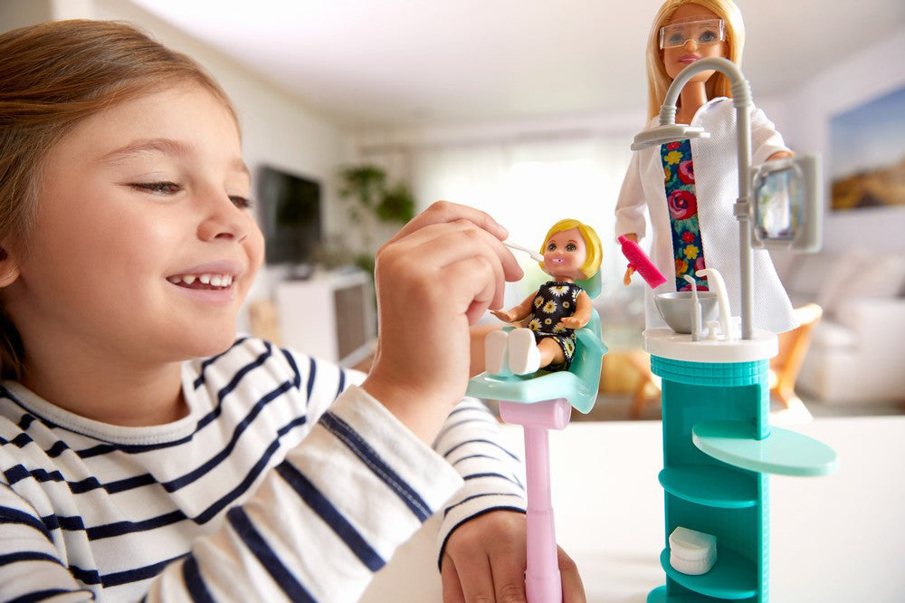 BARBIE CARIERE SET MOBILIER CU PAPUSA LA STOMATOLOG