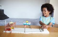 CARS 3 SET DE JOACA CURSA PE PLAJA