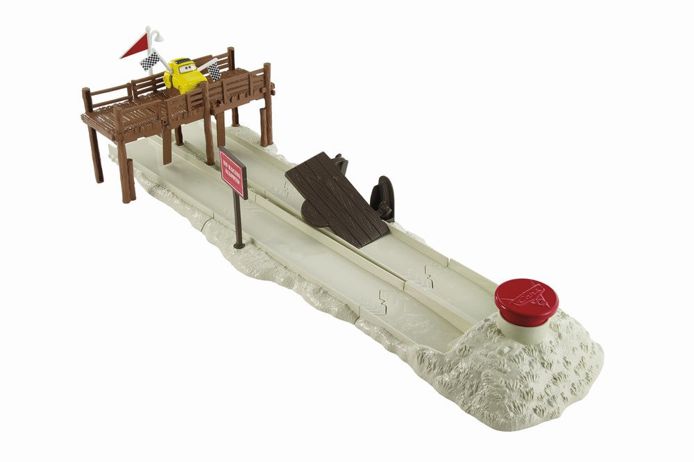 CARS 3 SET DE JOACA CURSA PE PLAJA