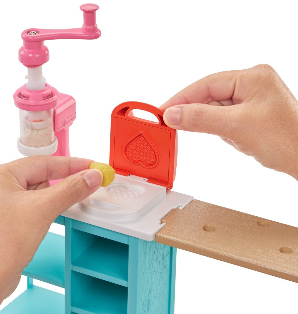 SET BARBIE MIC DEJUN CU STACIE