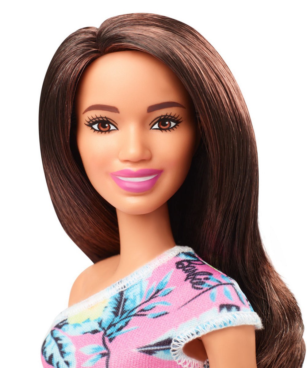 PAPUSA BARBIE BRUNETA CU TINUTA LEJERA