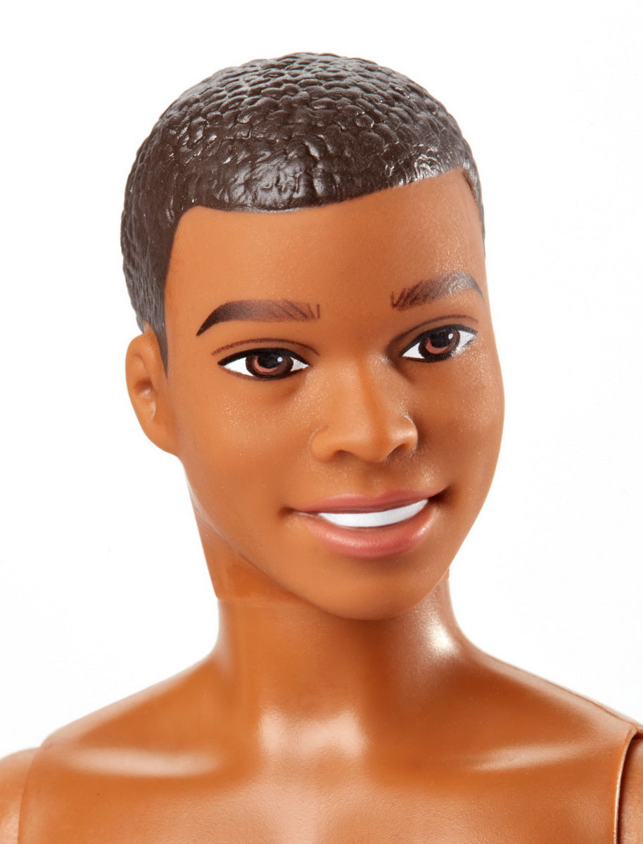 PAPUSA KEN LA PLAJA AFROAMERICAN CU COSTUM DE BAIE MULTICOLOR