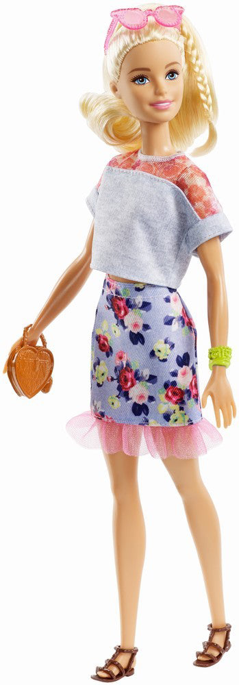 PAPUSA BARBIE FASHIONISTA BLONDA CU HAINUTE DE SCHIMB