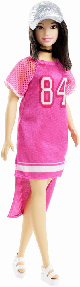 PAPUSA BARBIE FASHIONISTA CU HAINUTE SPORT LOOK