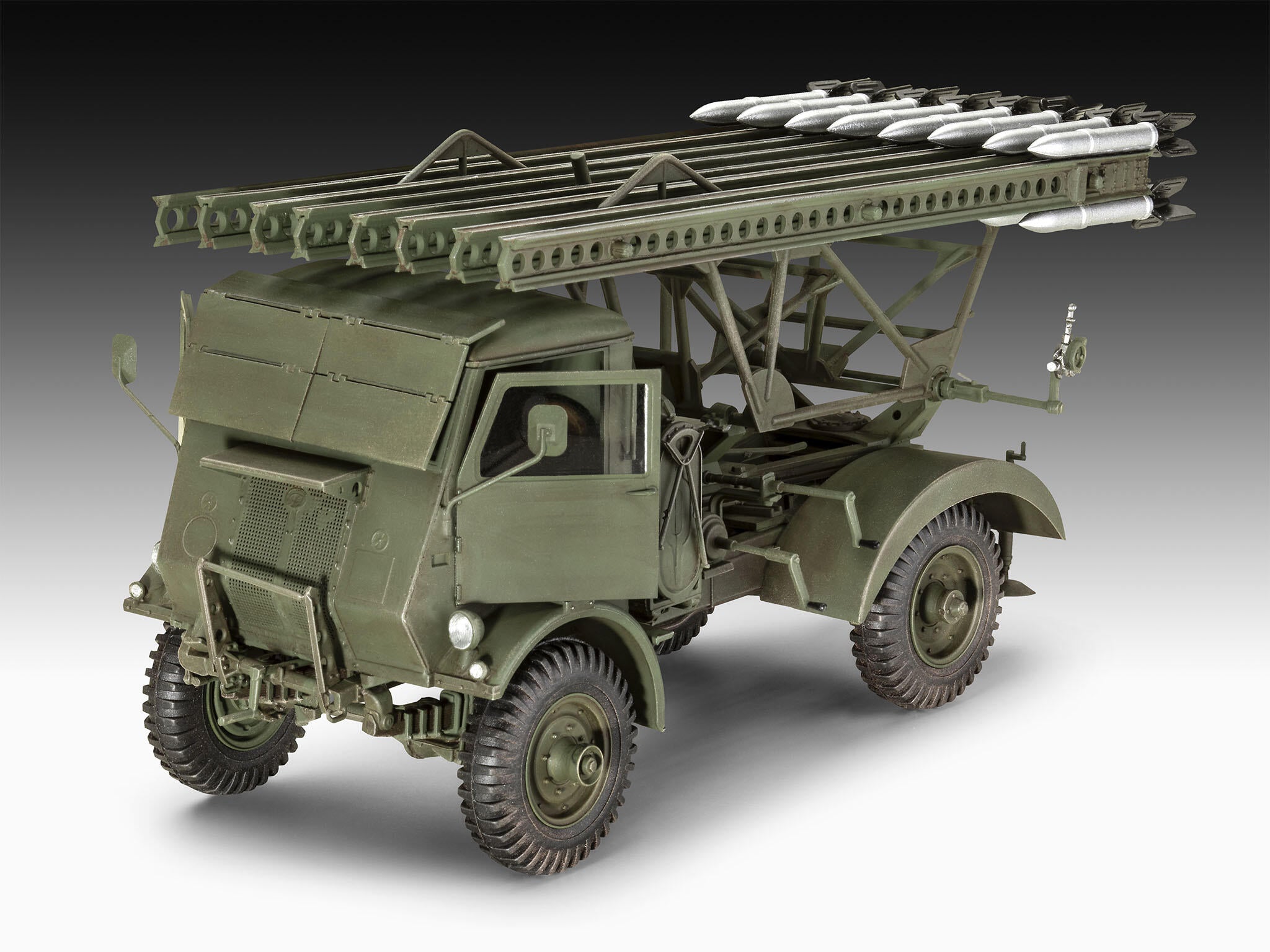 Set Macheta Revell Vehicul Militar W.O.T. 8 Bm-13-16 Katiusa/Cargo Scara 1:35 Rev03338