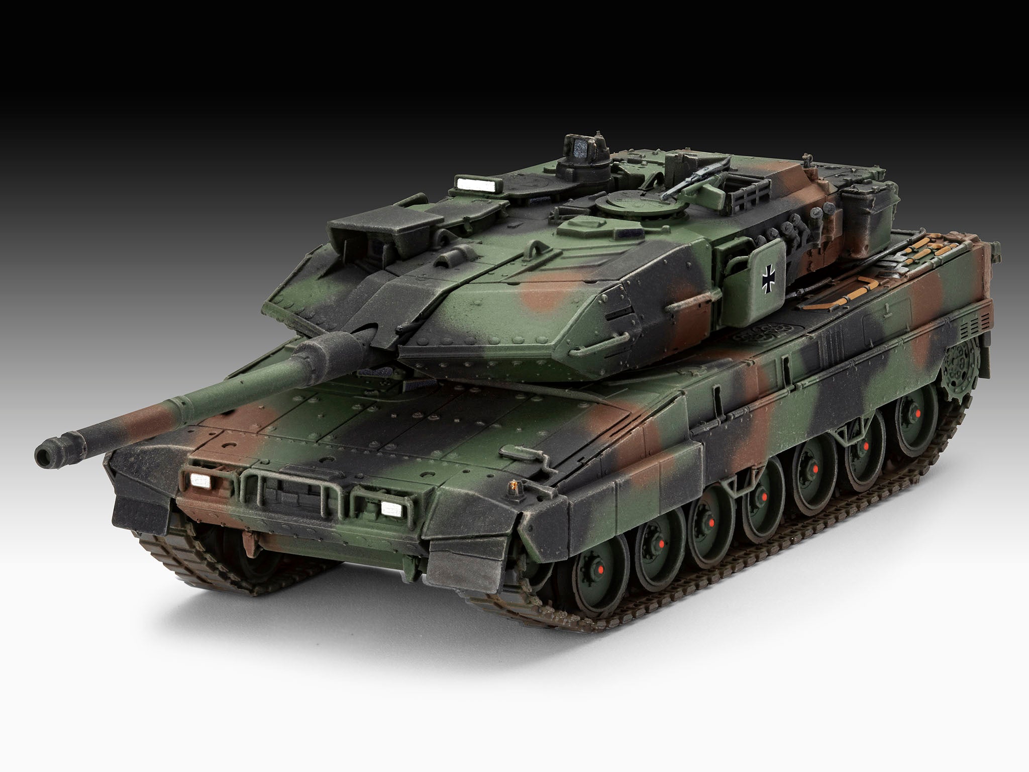 Macheta militara Leopard 2A7V, scara 1:72 (nivel 4) cu 189 piese, Revell 03355