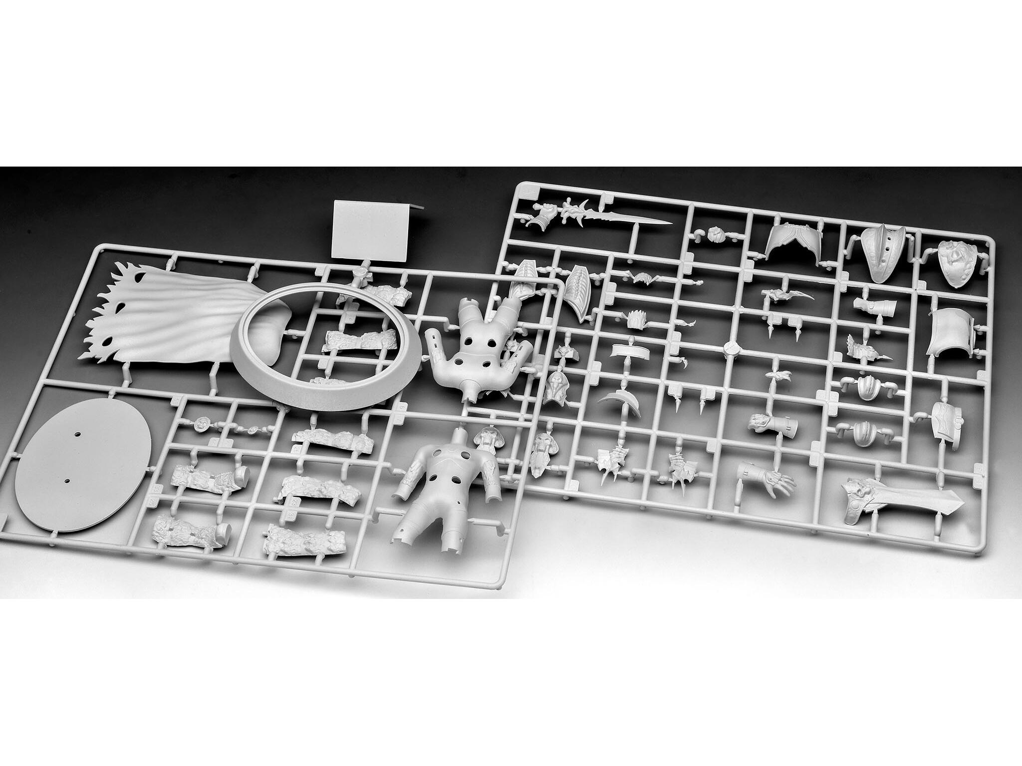 Set Macheta Revell Nava Spatiala Set Cadou Regele Lichilor World Of Warcraft Scara 1:16 Rev03515