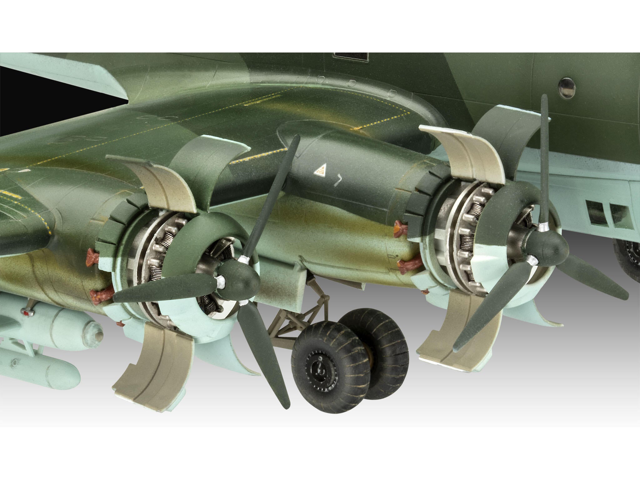 Set Macheta Revell Avion Focke-Wulf Fw 200 C-5/C-8 Condor Scara 1:72 Rev03777