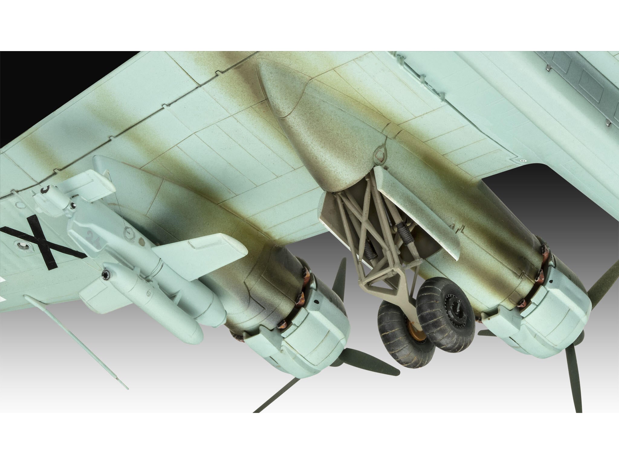 Set Macheta Revell Avion Focke-Wulf Fw 200 C-5/C-8 Condor Scara 1:72 Rev03777