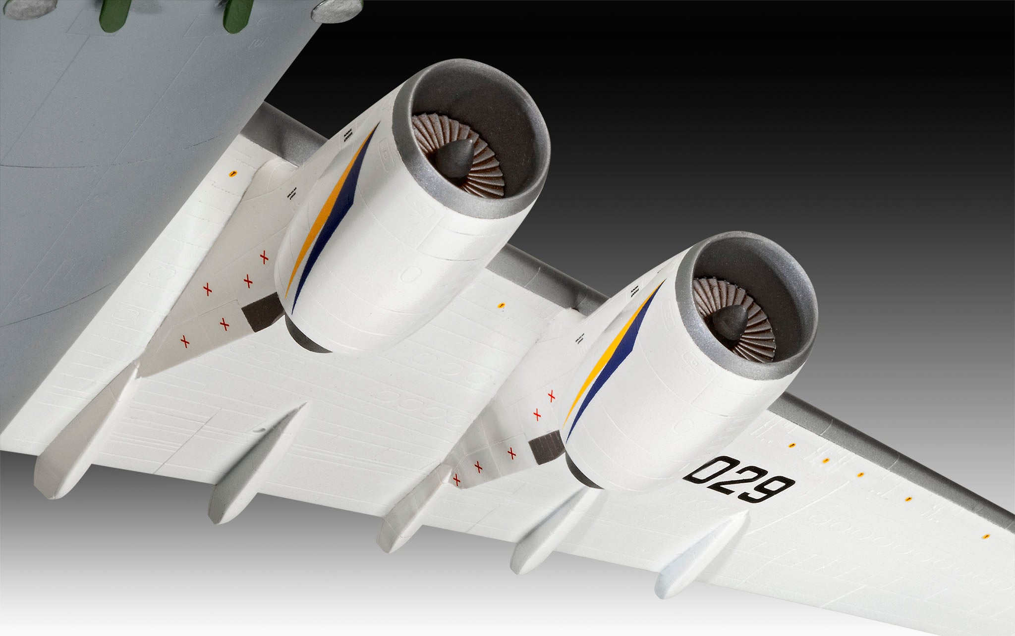 Avion Revell Antonov An-124 Ruslan Scara 1:144 Rev03807