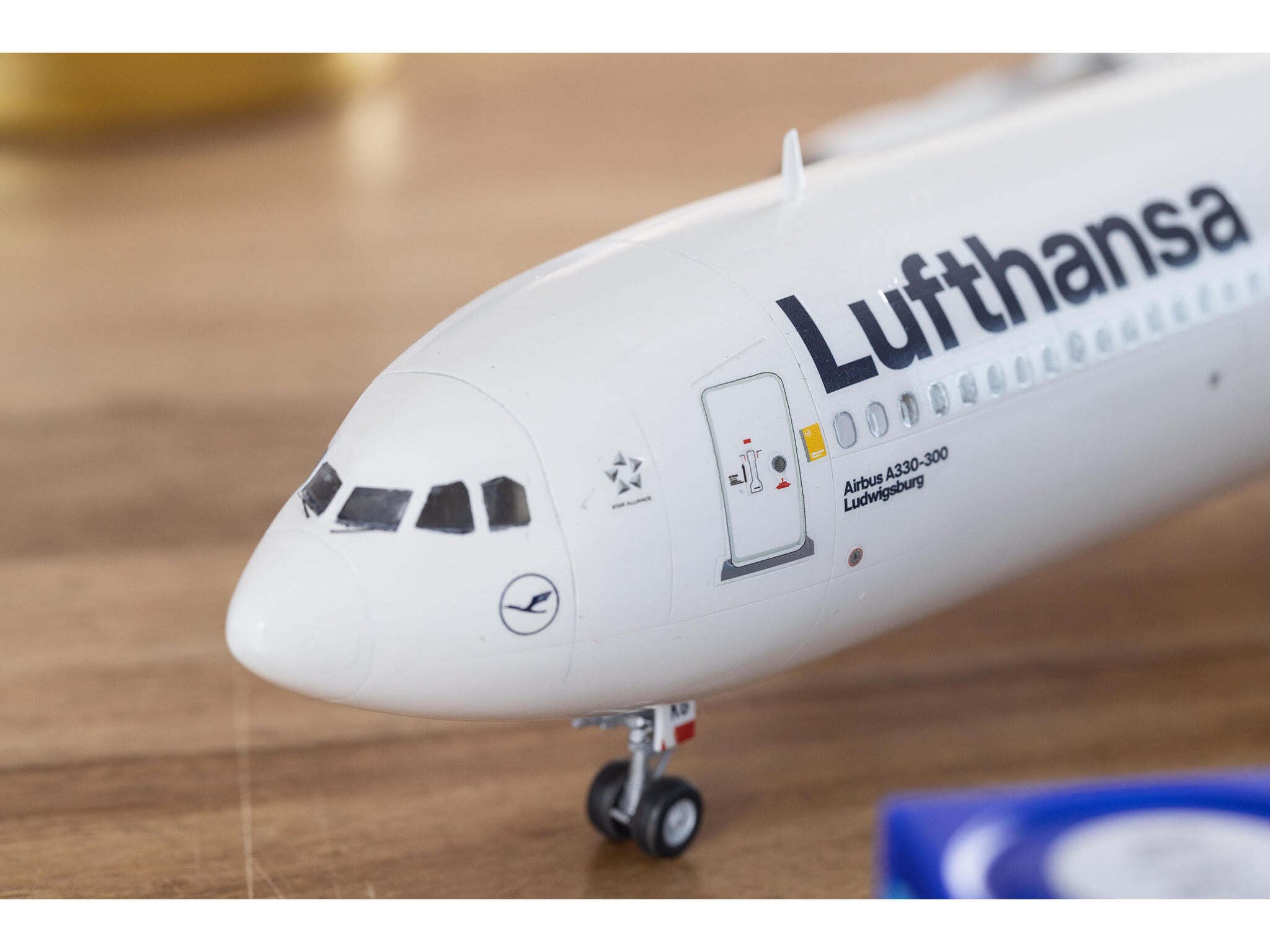 Revell Avion  Airbus A330-300 Lufthansa New Livery Rev03816