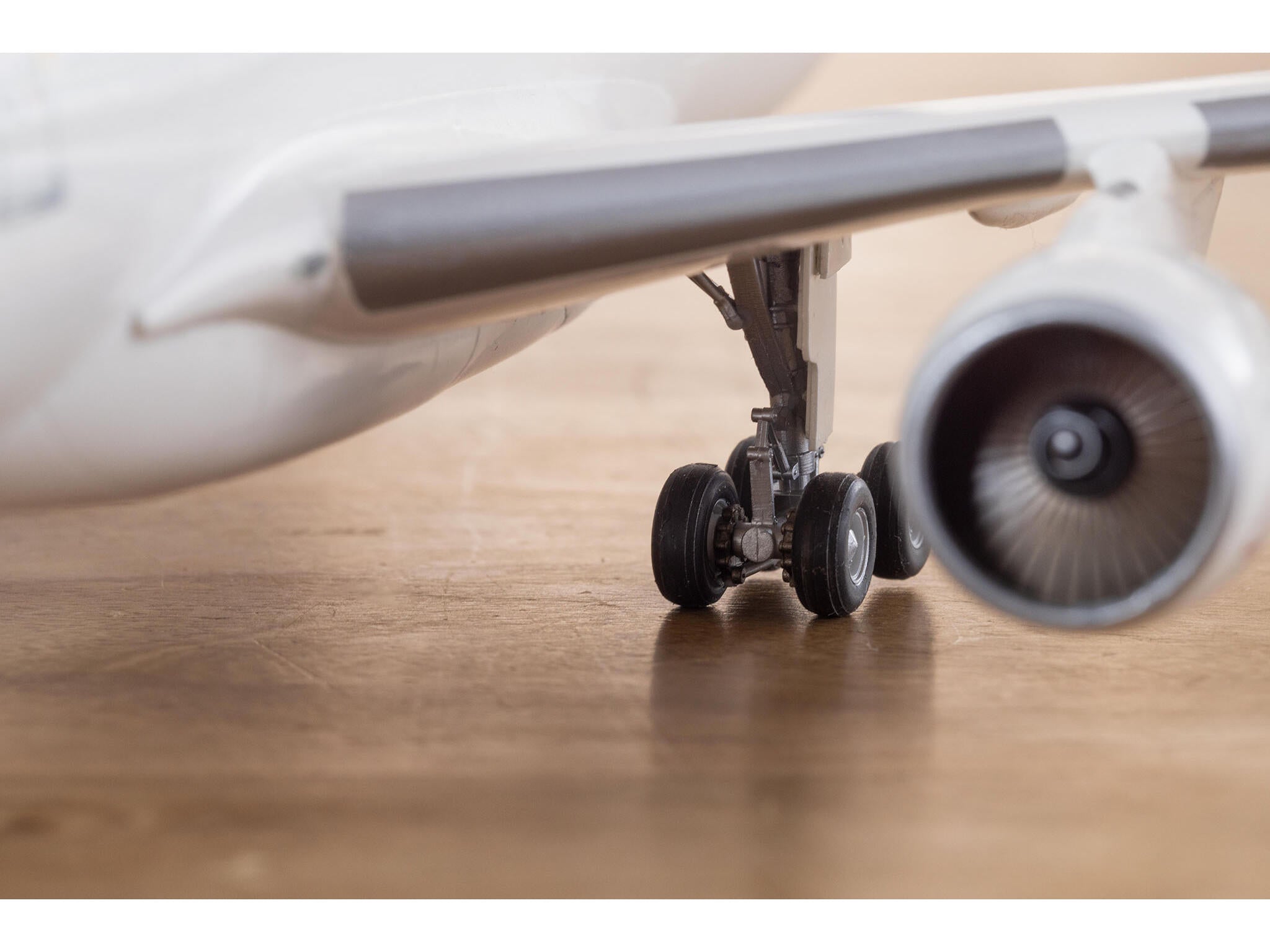 Revell Avion  Airbus A330-300 Lufthansa New Livery Rev03816