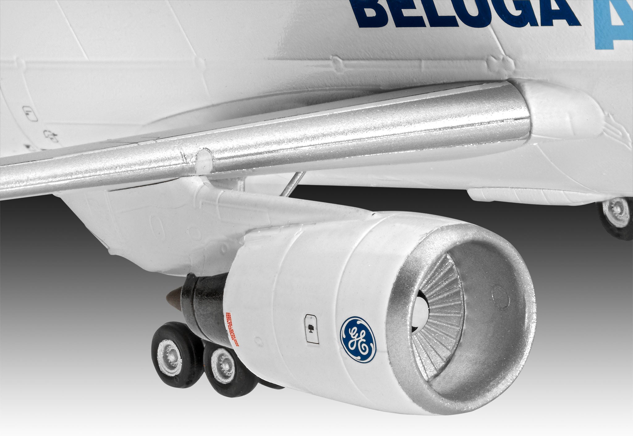 Avion Revell Airbus A300-600St Beluga Scara 1:144 Rev03817