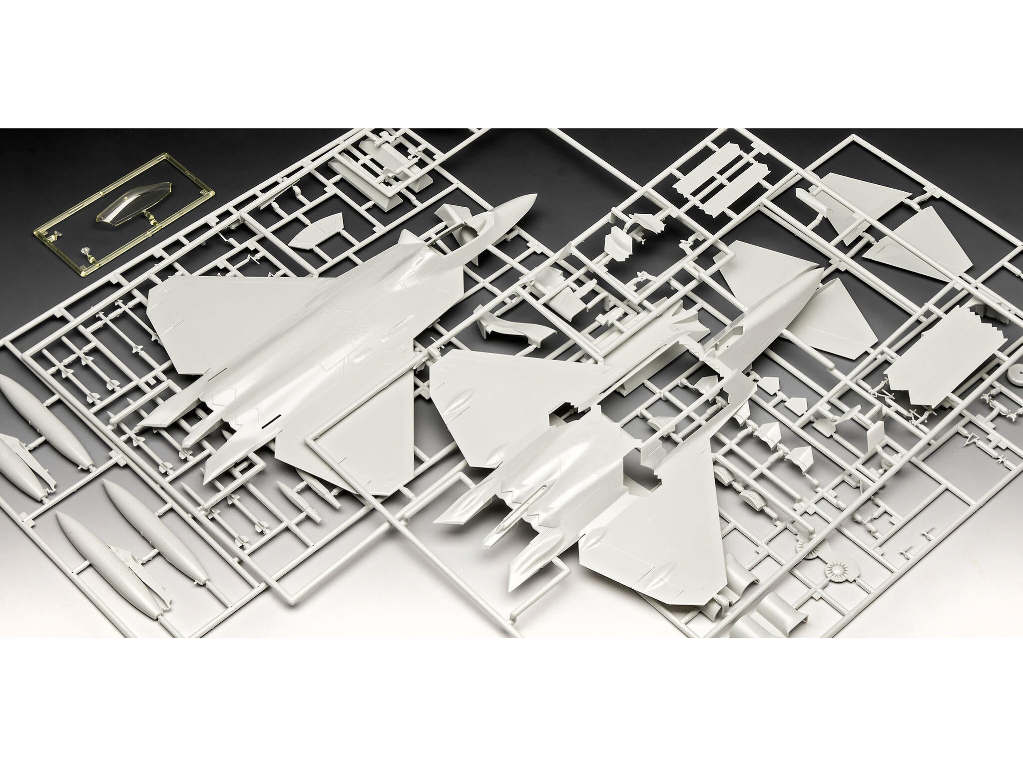 Revell Avion  Lockheed Martin F-22A Raptor Rev03858