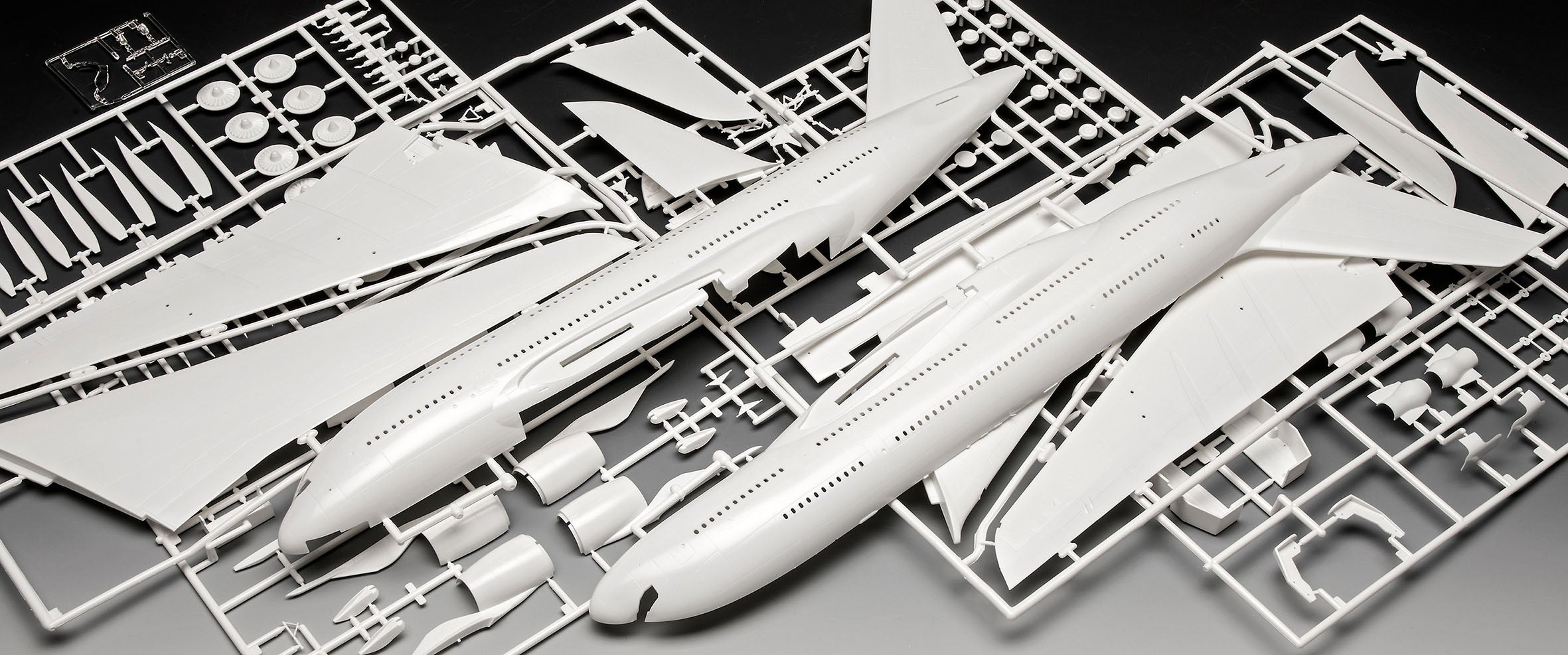 Avion Revell Airbus A380-800 Lufthansa New Livery Scara 1:144 Rev03872