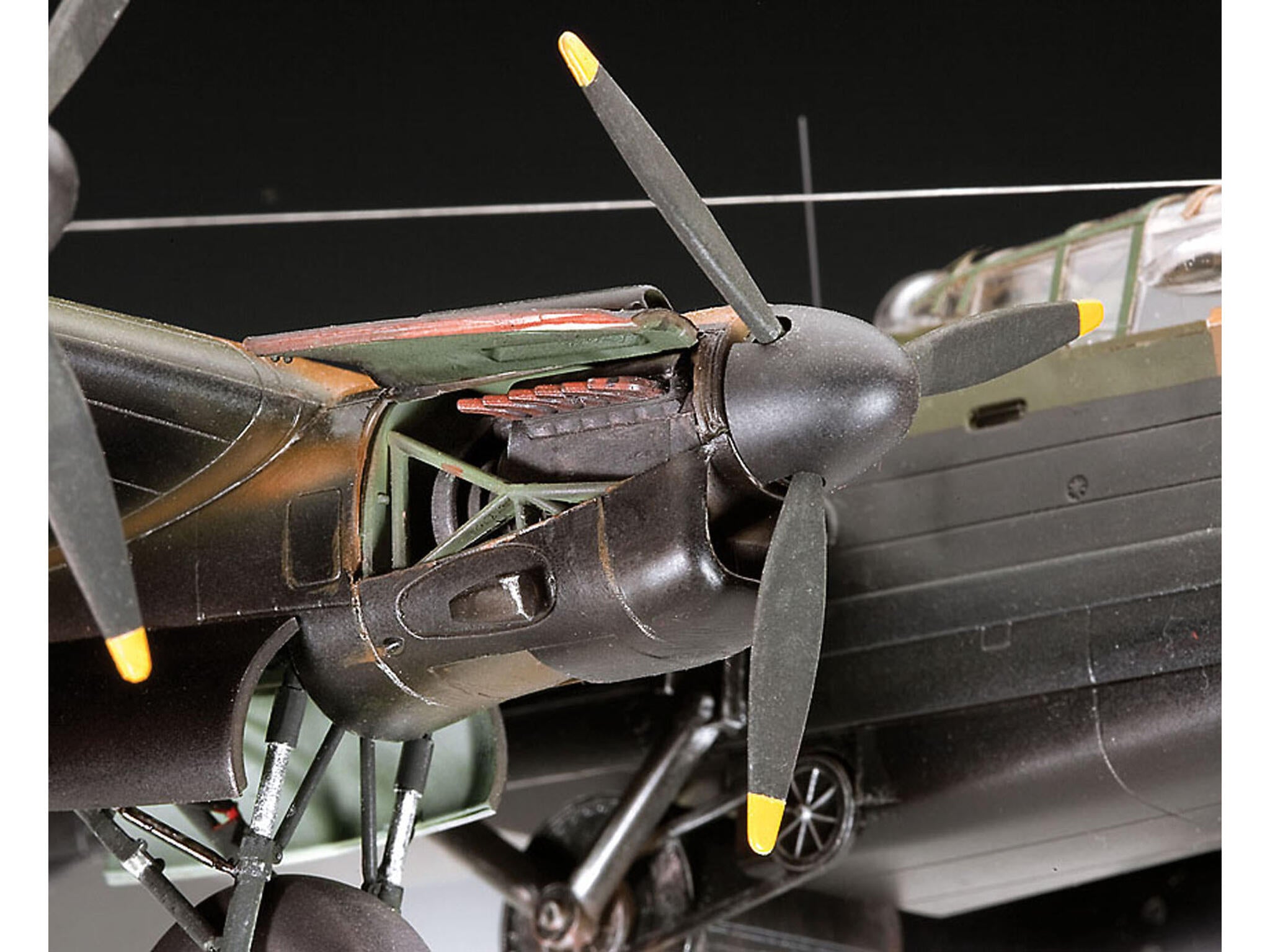 Set Macheta Revell Avion Avro Lancaster Dambusters Scara 1:72 Rev04295