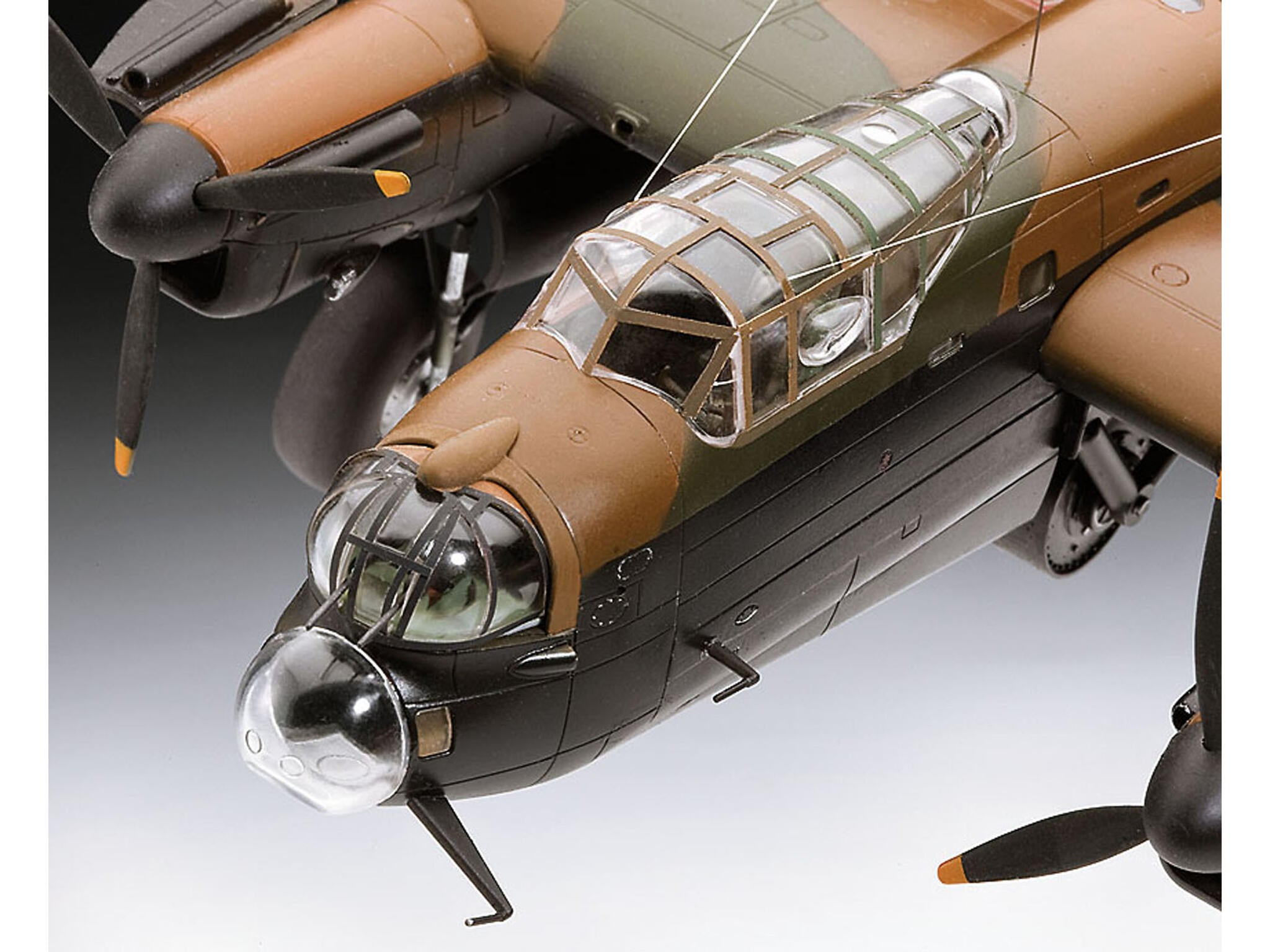 Set Macheta Revell Avion Avro Lancaster Dambusters Scara 1:72 Rev04295