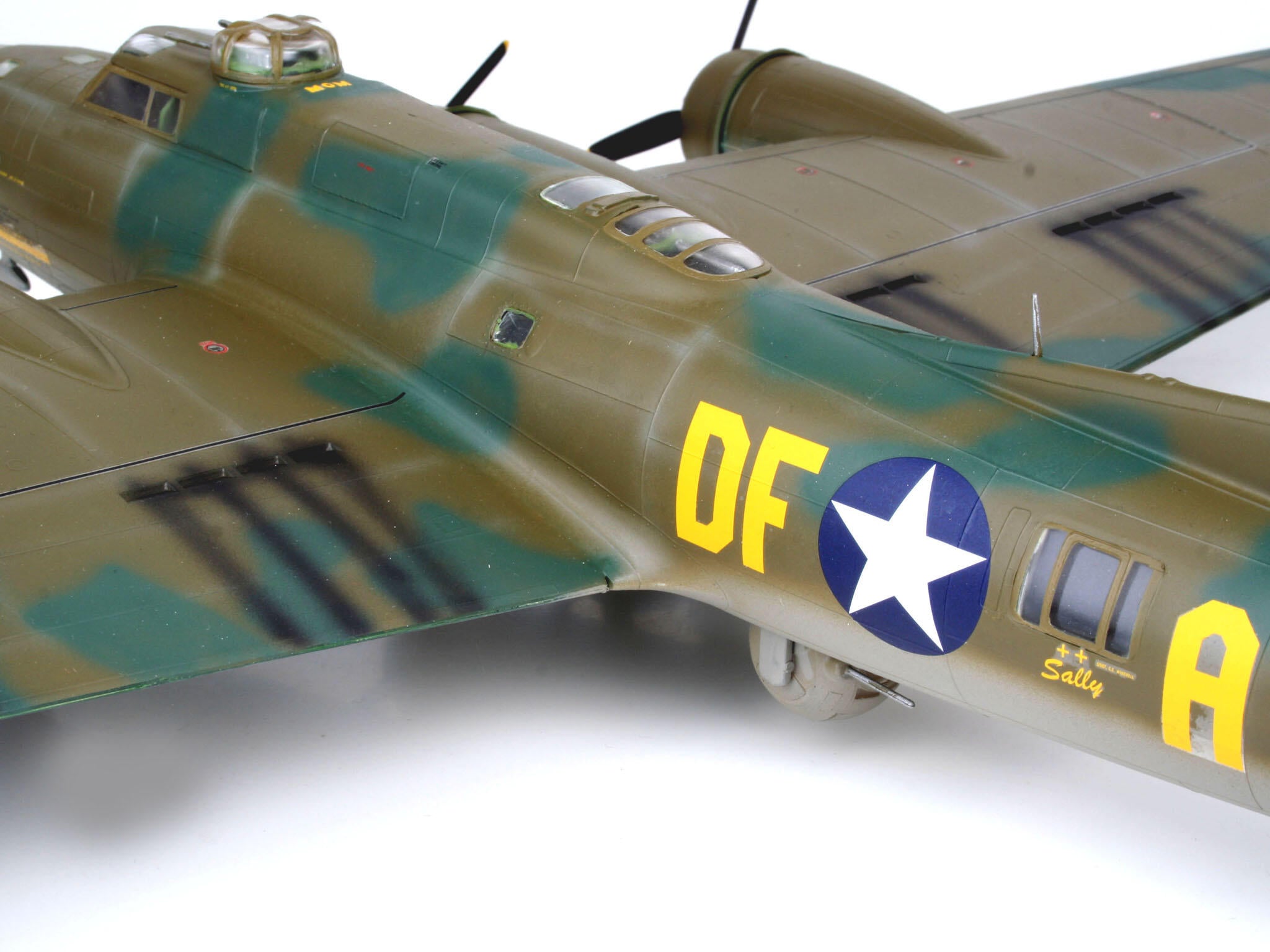 Revell Avion  B-17F Memphis Belle Rev04297