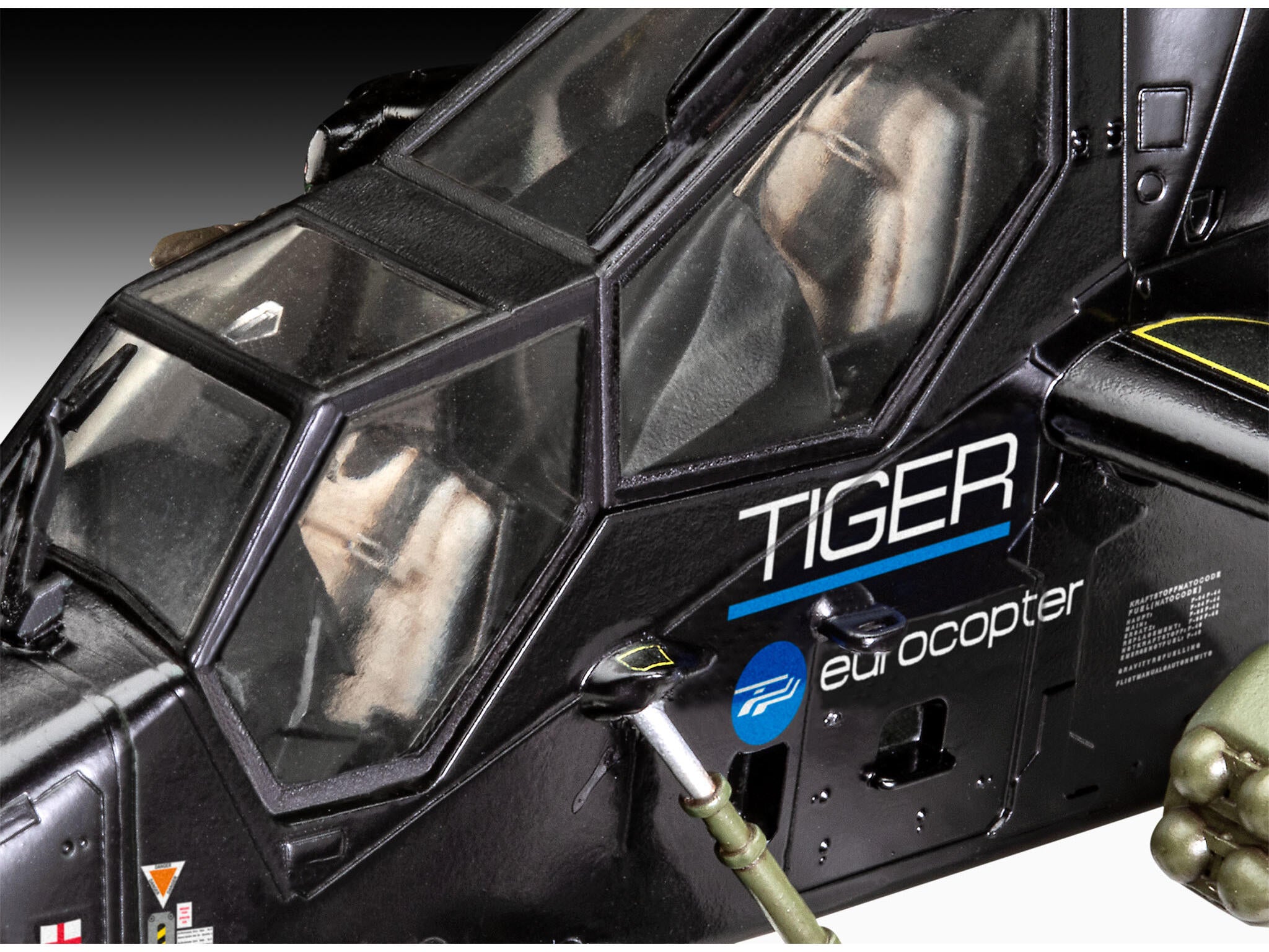 Revell Set Cadou James Bond Eurocopter Tiger Scara 1:72 Rev05654