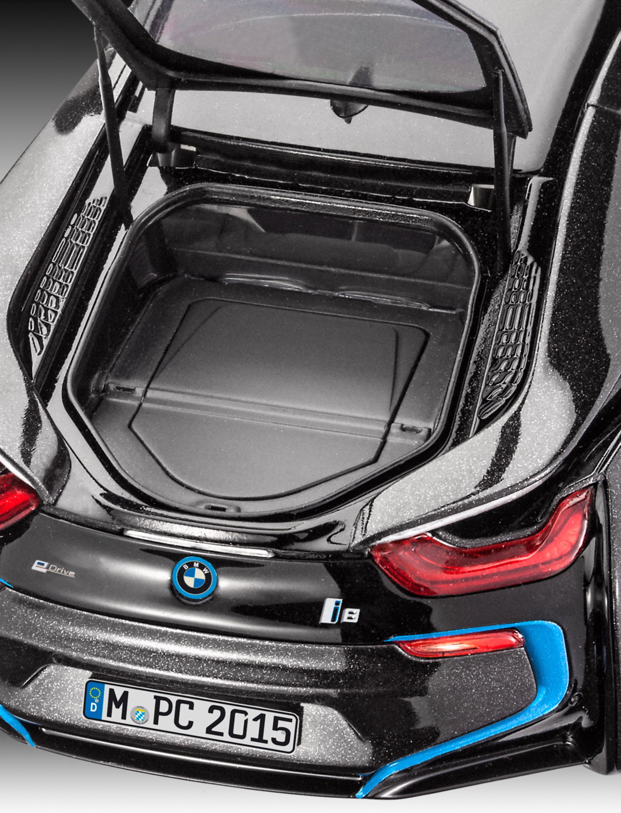 Macheta Automodel Revell BMW i8:  Revell  07008