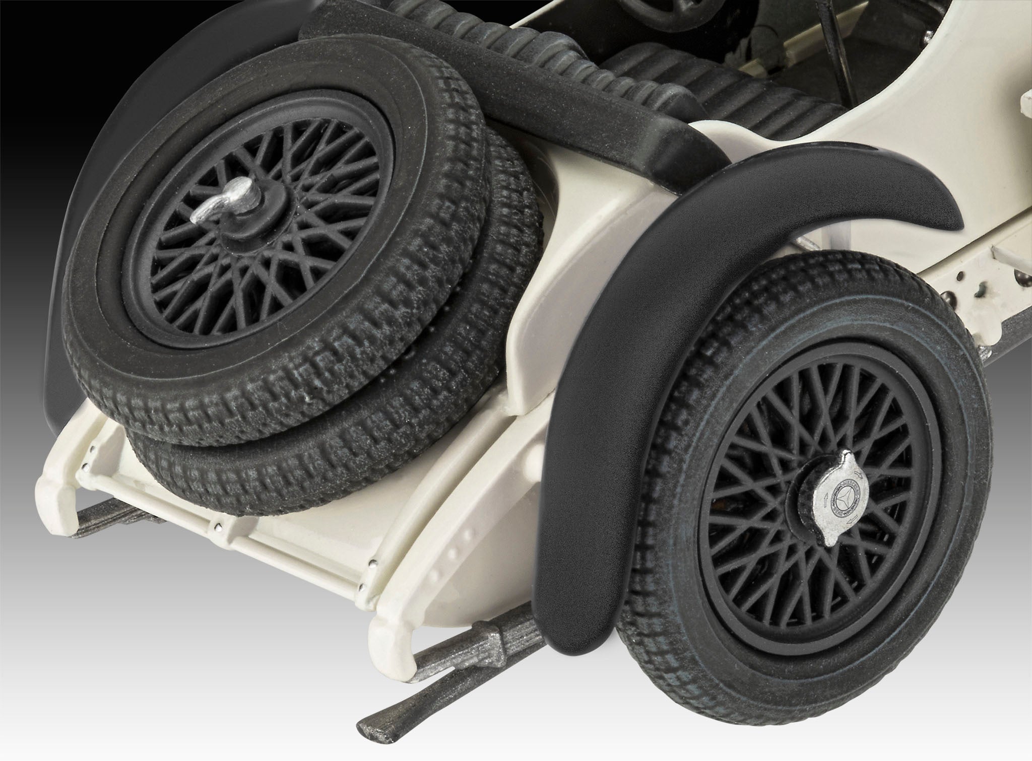 Model auto: Mercedes-Benz SSKL 1/32 - Revell 07737