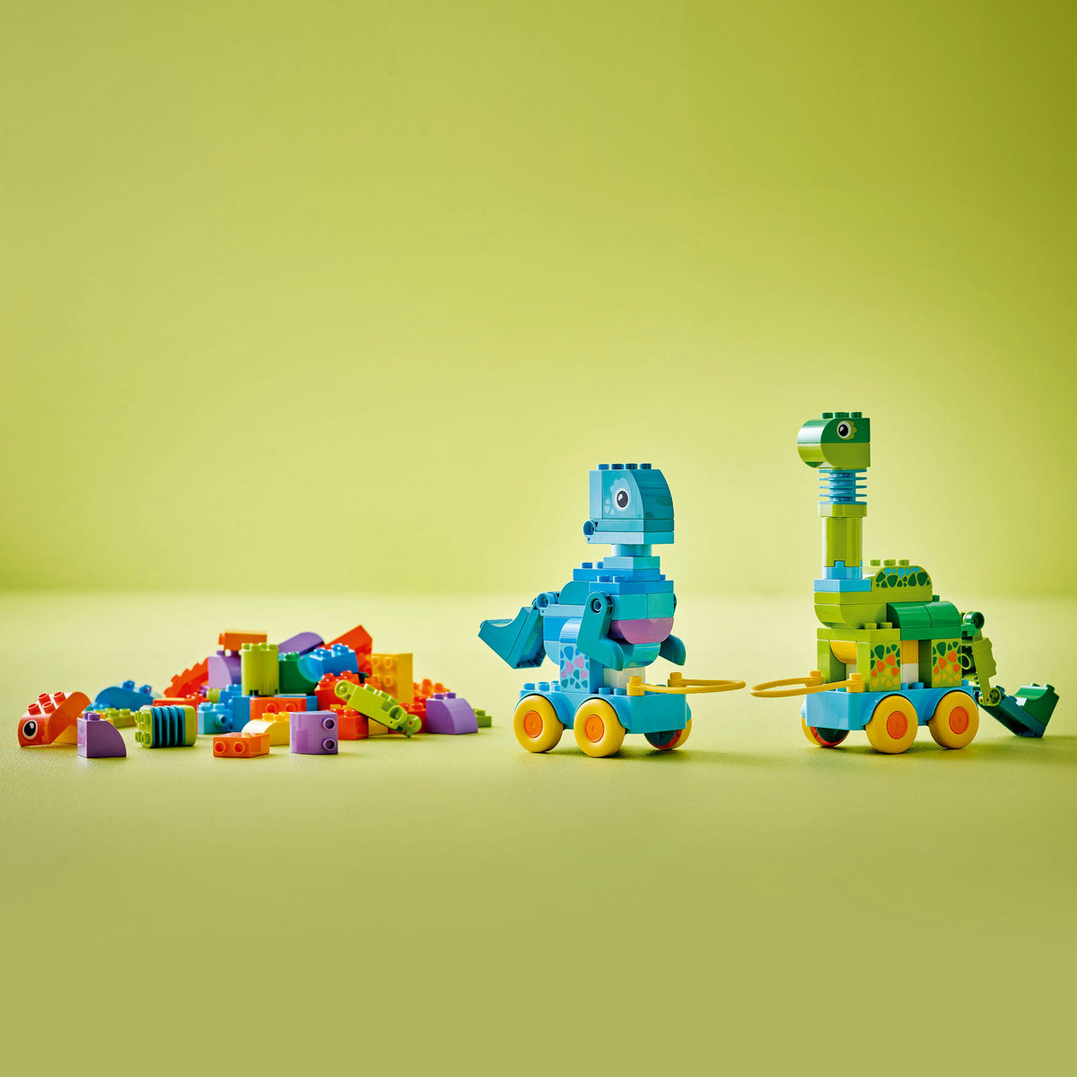 LEGO® DUPLO® - Dinozauri pe roti 3 in 1 10451, 108 piese