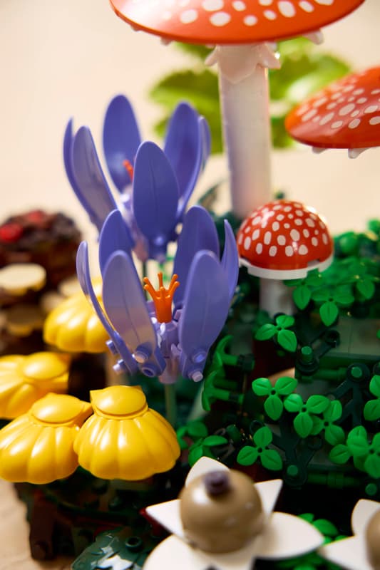 Set de constructie pentru adulti LEGO® Botanicals Ciuperci de padure 11505, Plante Artificiale, Decoratiuni pentru Living, Idee de Cadou pentru Femei si Barbati, 806 piese