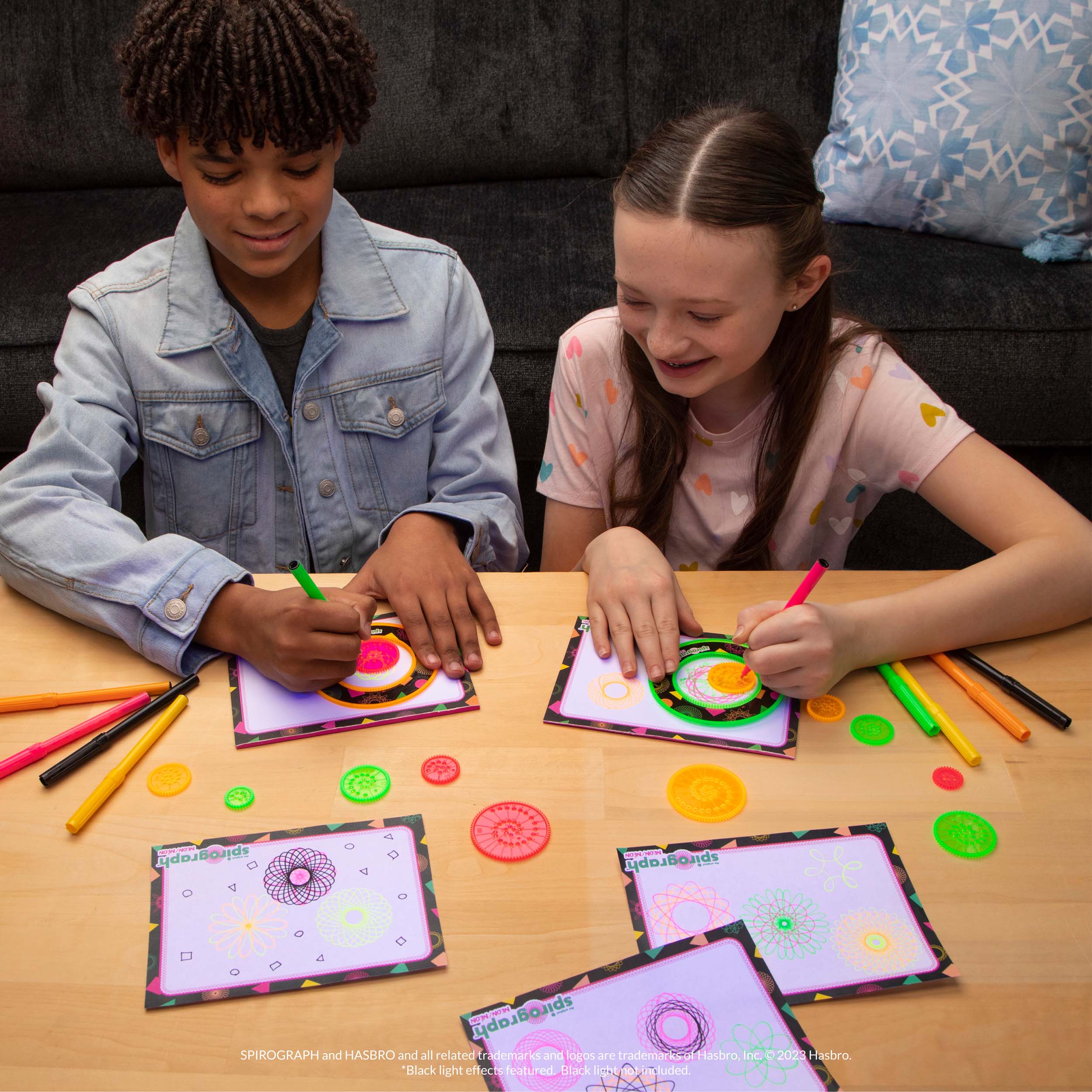 Joc creativ Spirograph Neon Box DP23344