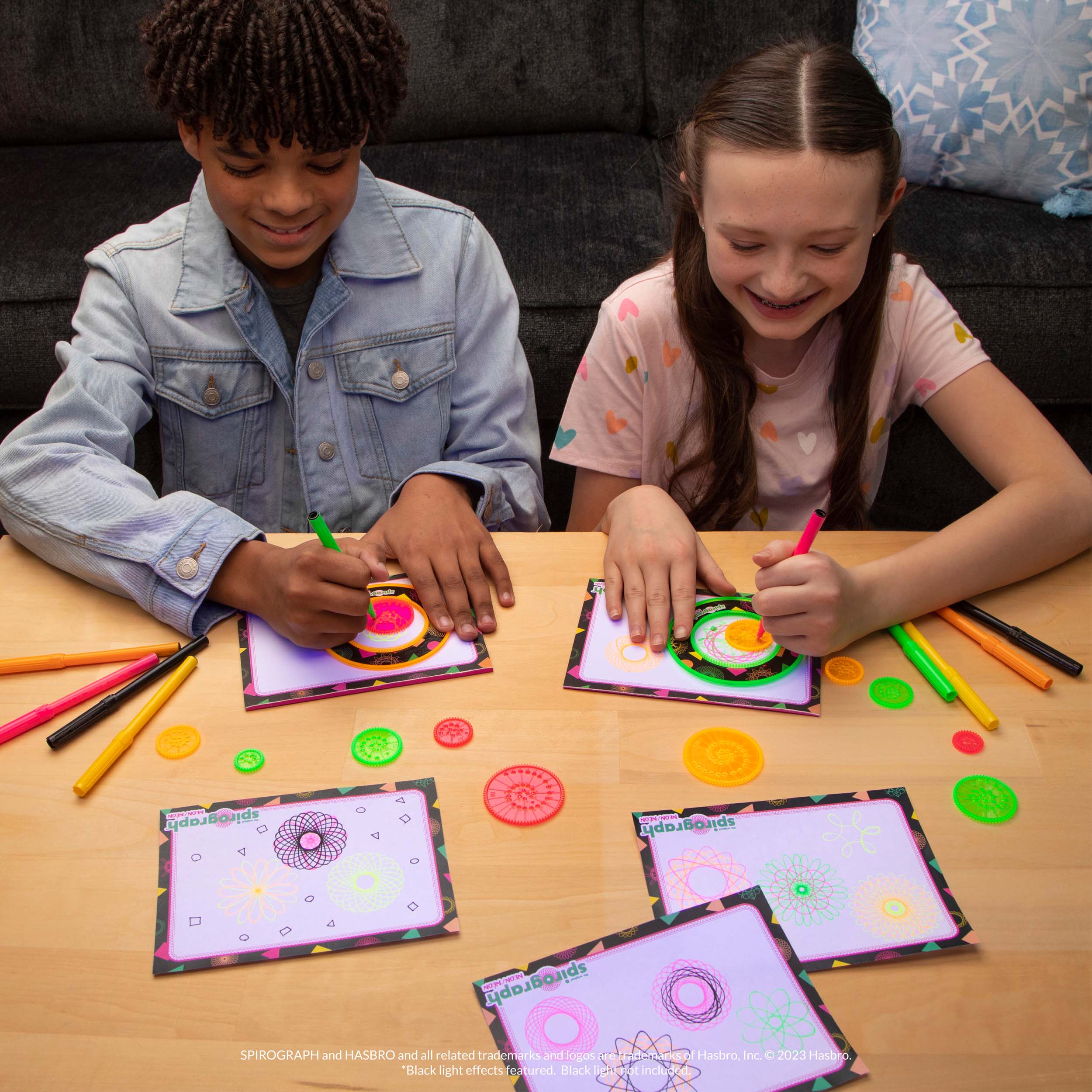 Joc creativ Spirograph Neon Box DP23344