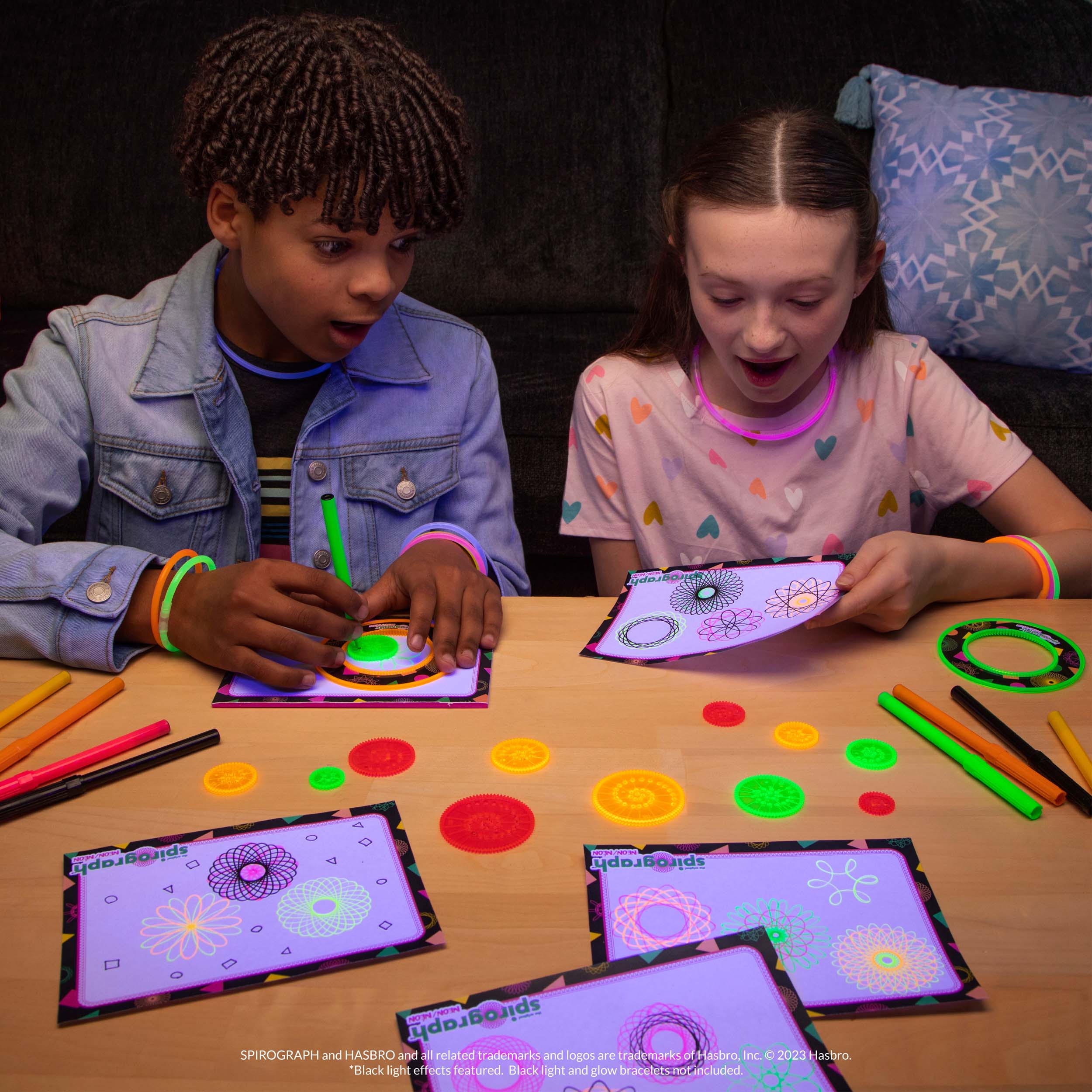 Joc creativ Spirograph Neon Box DP23344