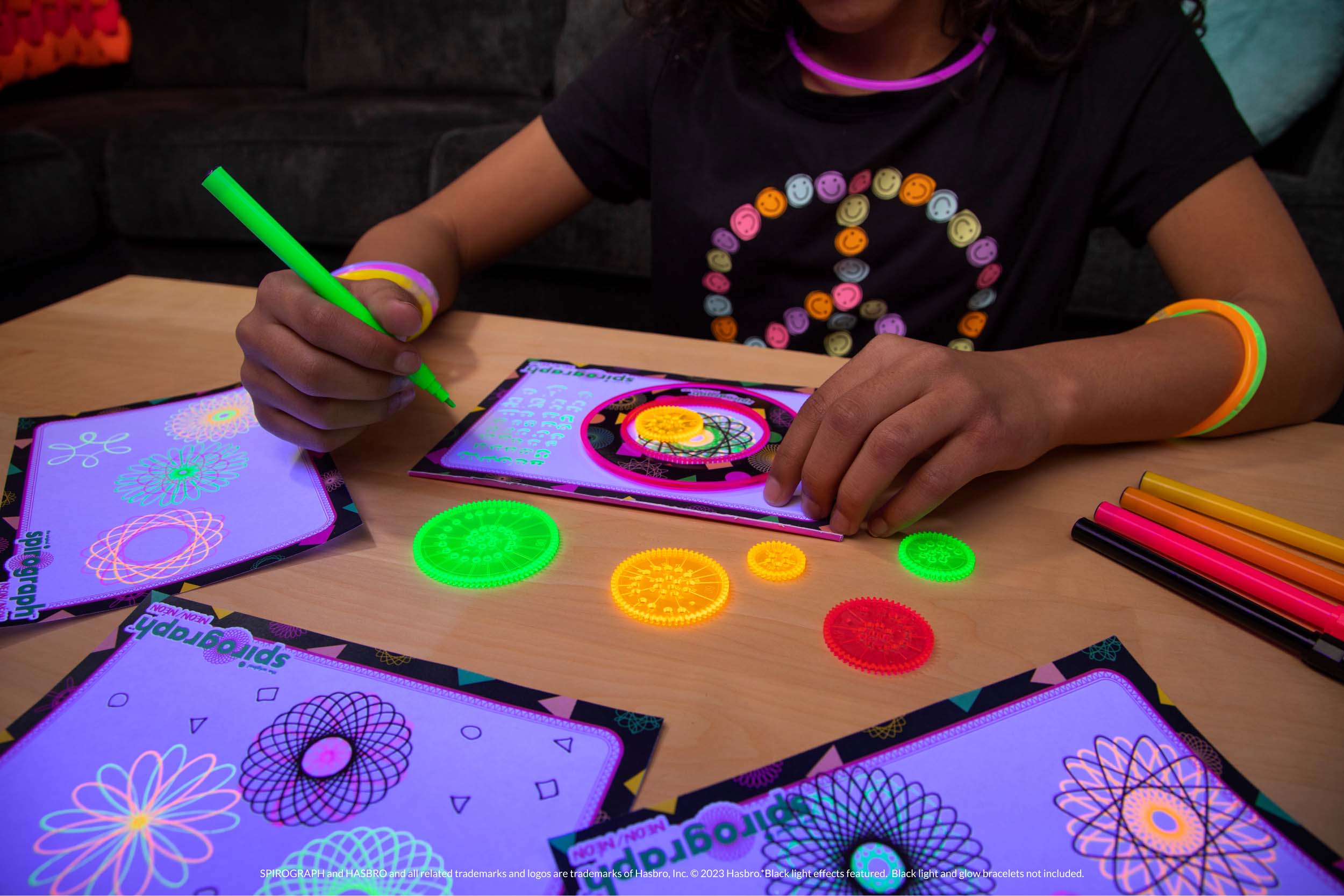 Joc creativ Spirograph Neon Box DP23344