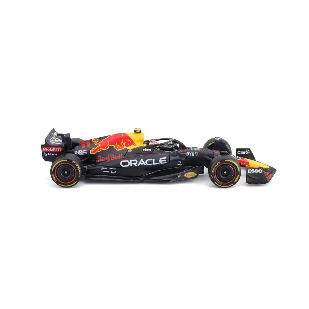 Macheta Formula 1 1/24 Oracle Red Bull Racing Team #11Sergio Perez cu casca  28026/11