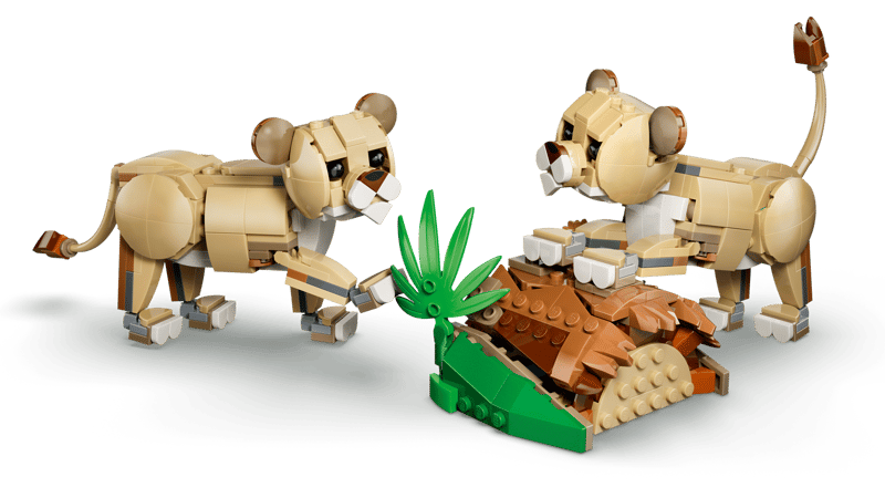Set de constructie LEGO® Creator 3 in 1 Animale salbatice: Leu maiestuos 31386, Jucarii pentru Copii, Jucarii pentru Baieti si Fete, Idee de Cadou pentru Copii, 839 piese