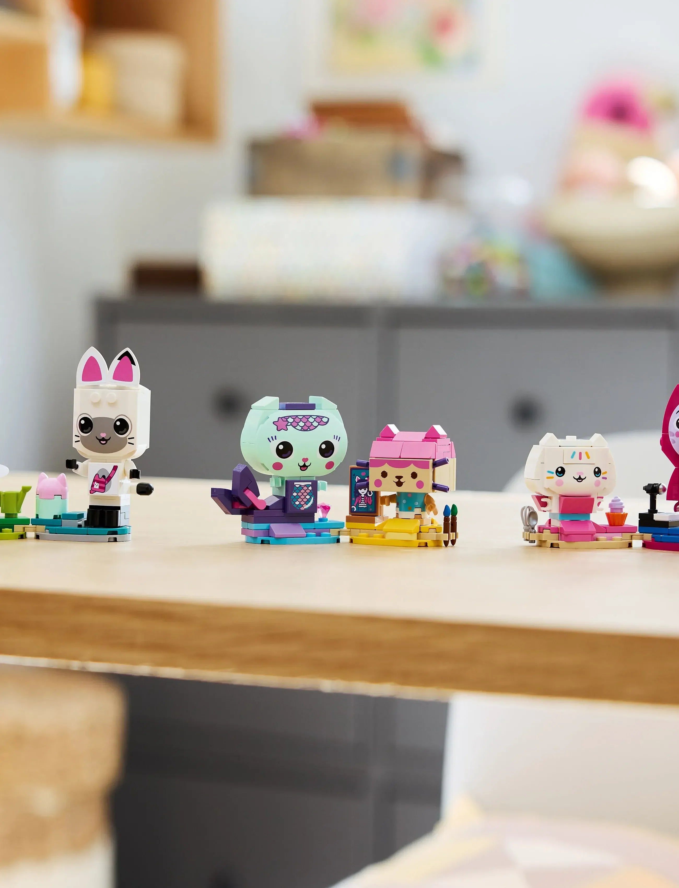 LEGO® Gabby’s Dollhouse - Prietenele Pisicuțe Din Cărămizi Ale Lui Gabby