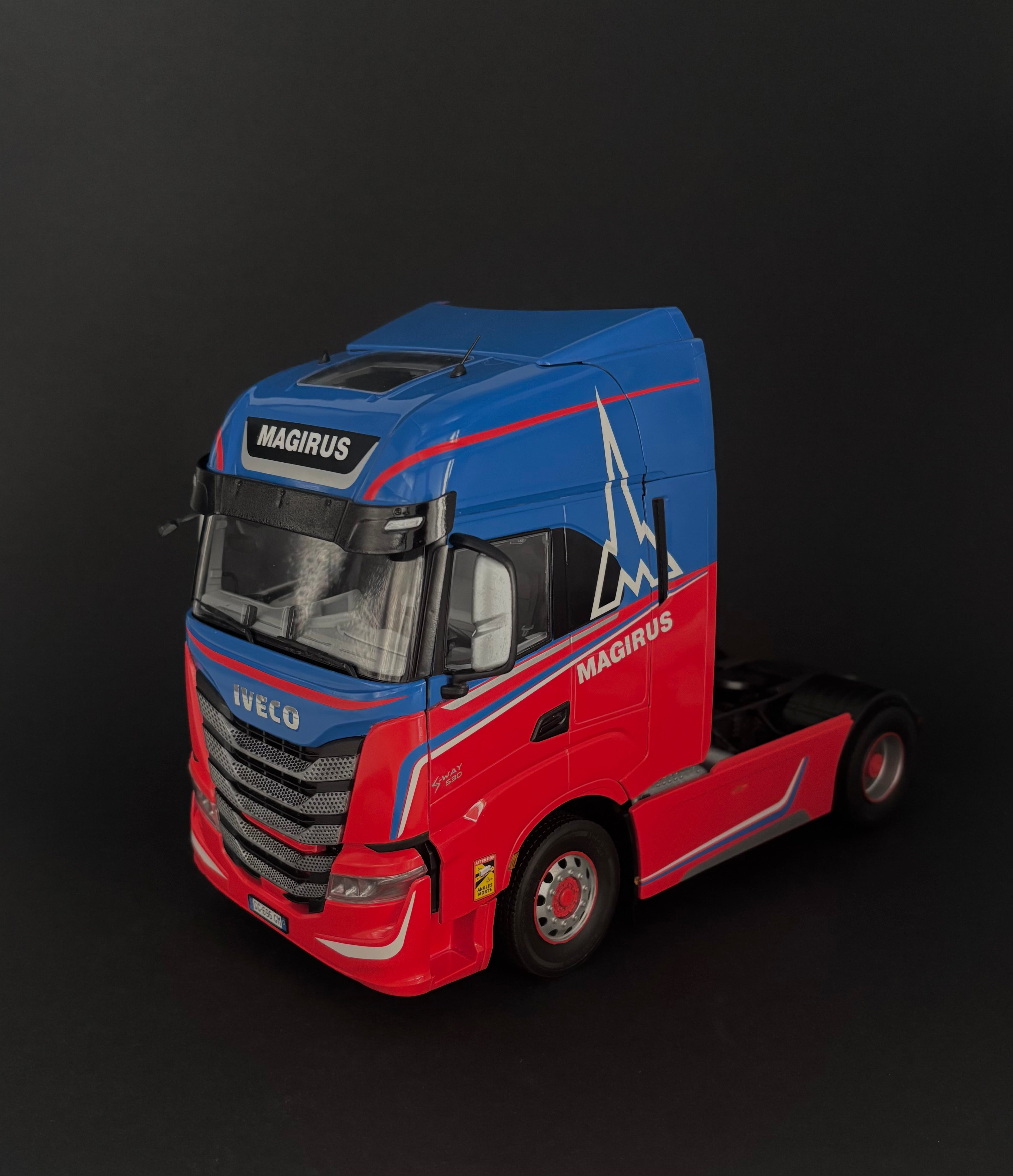 MACHETA  ITALERI CAMION IVECO STRALIS S-WAY SCARA 1:24 IT3963S