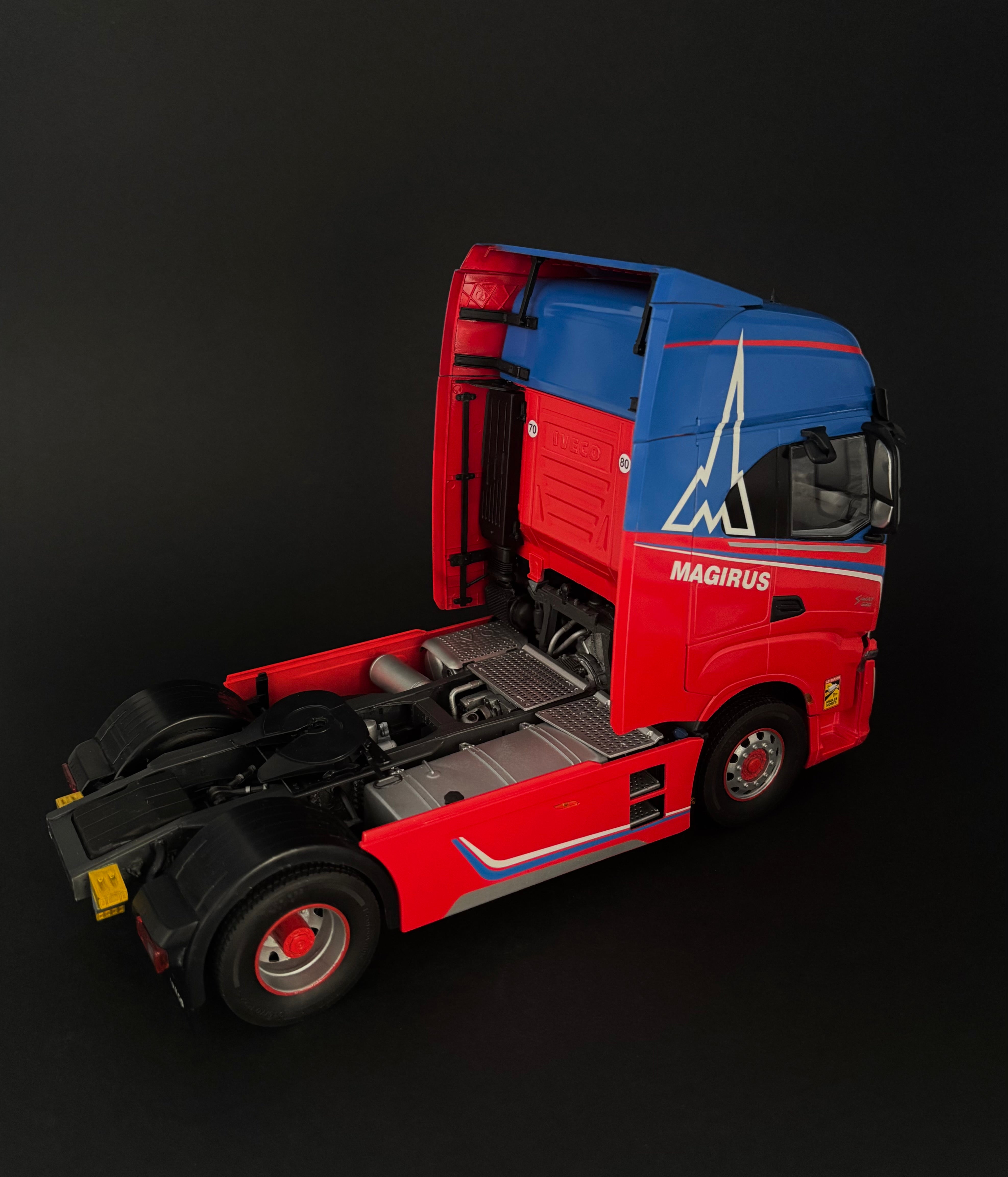 MACHETA  ITALERI CAMION IVECO STRALIS S-WAY SCARA 1:24 IT3963S