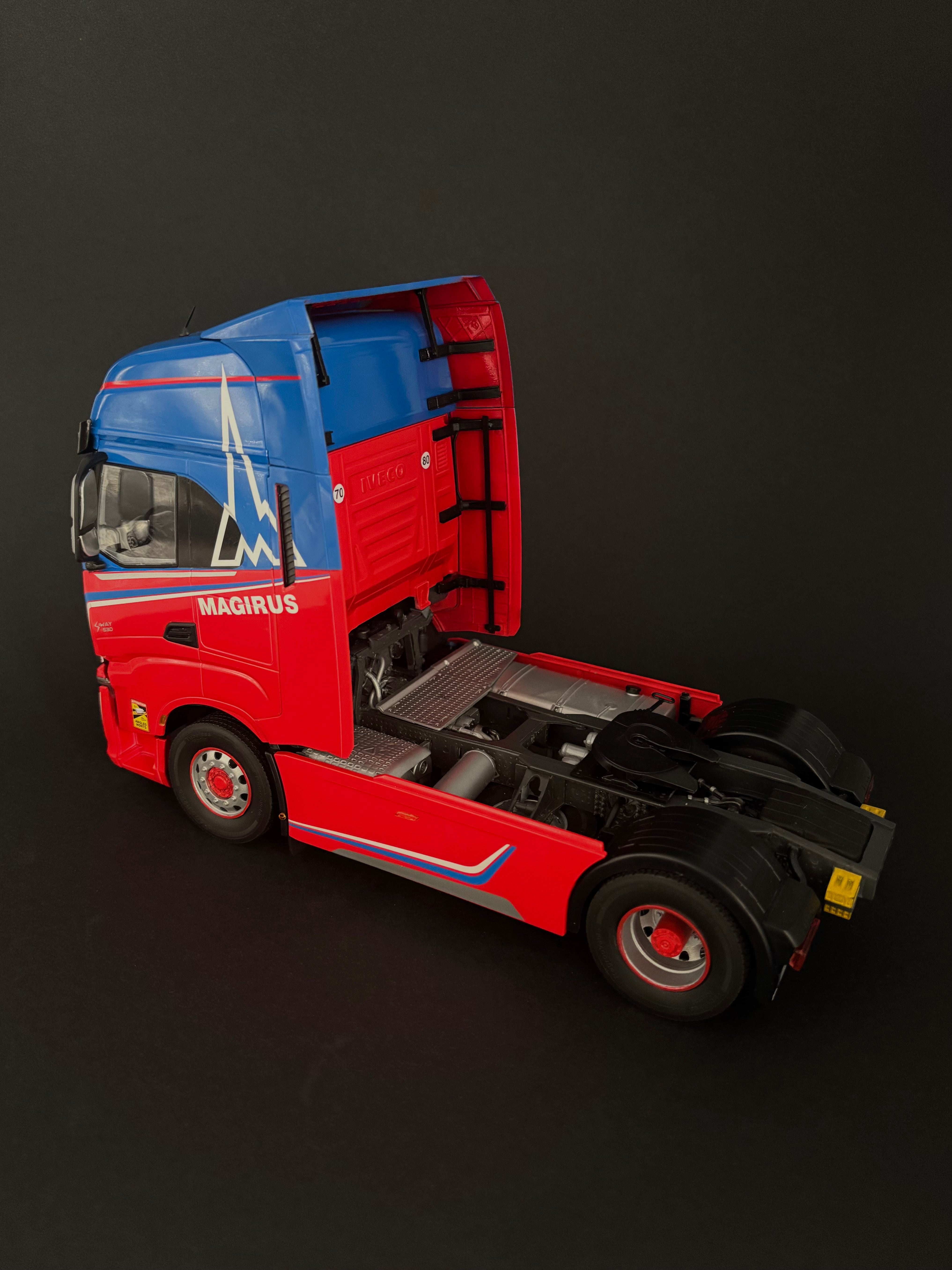 MACHETA  ITALERI CAMION IVECO STRALIS S-WAY SCARA 1:24 IT3963S