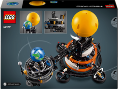 LEGO® Technic - Planeta pamant si luna pe orbita 42179, 526 piese