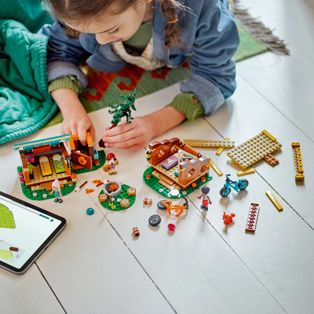 LEGO® Friends - Cabane confortabile in tabara de aventuri 42624, 437 piese