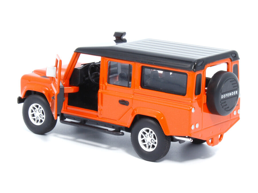 Macheta Bburago 1:32 Street Fire-Land Rover Defender 110 Portocaliu Bb43029Port