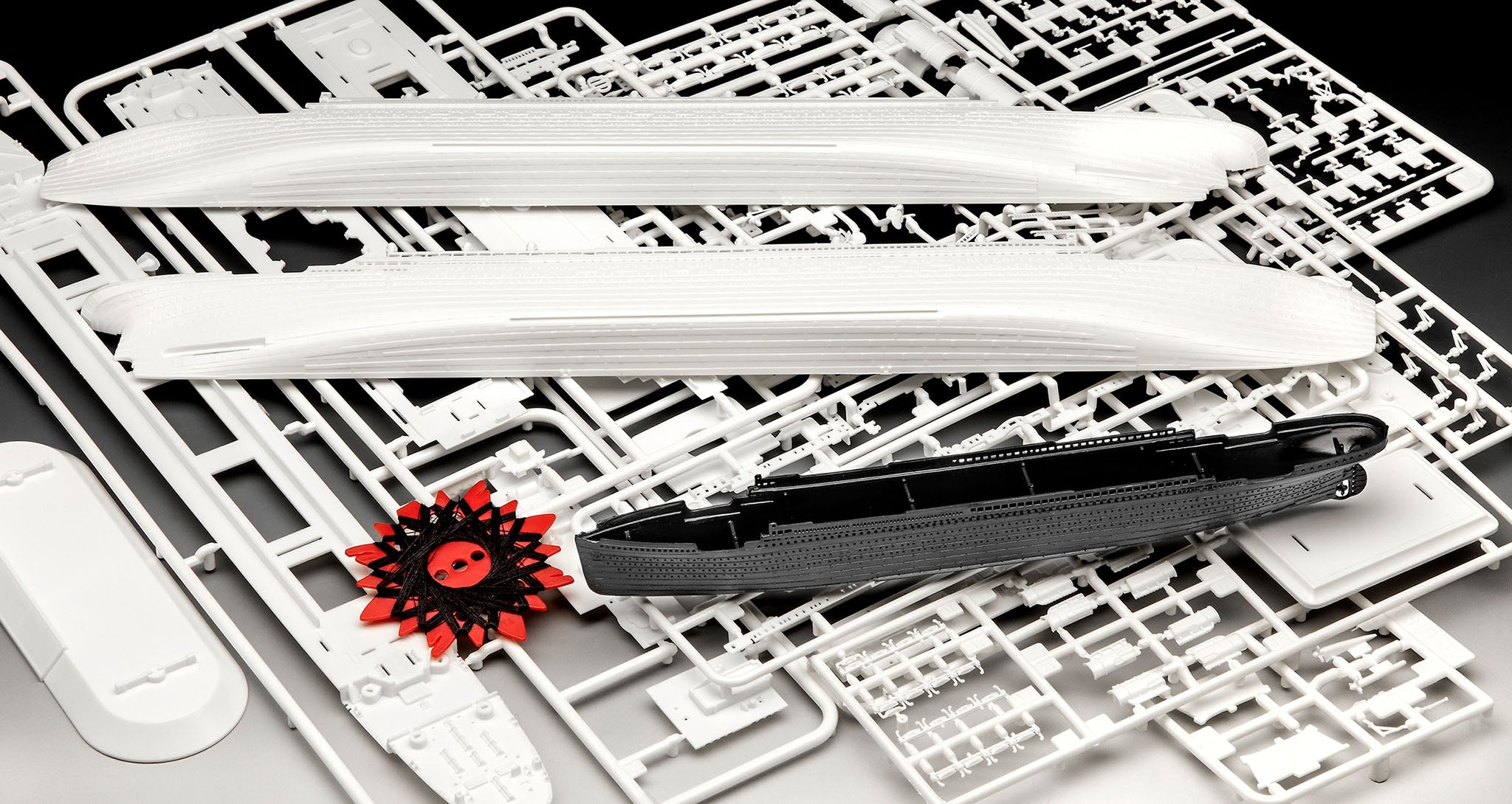 Vapor Revell Gift Set R.M.S. Titanic Scara 1:700 1:1200 Rev05727