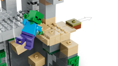 LEGO® Minecraft® - Temniță Cu Zombi